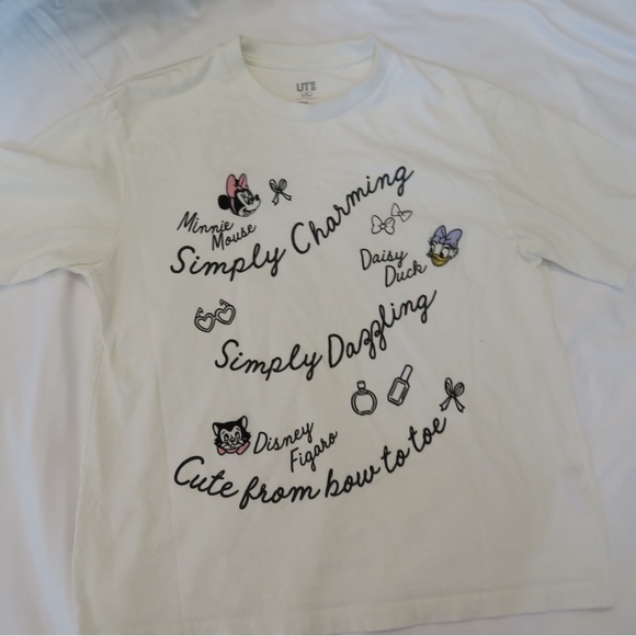 Disney‎ Uniqlo - White Embroidered Graphic T-Shirt - size Medium - Picture 1 of 8